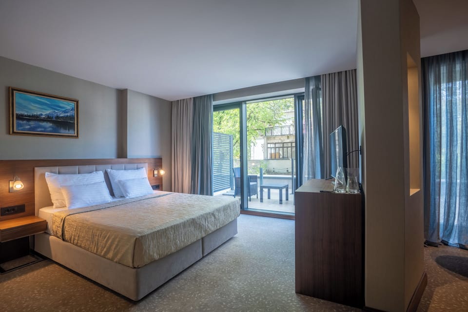 Minibar, in-room safe, desk, laptop workspace