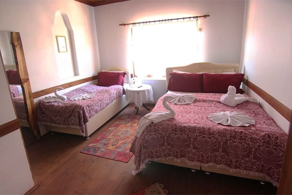 Standard Triple Room | Egyptian cotton sheets, premium bedding, desk, free WiFi