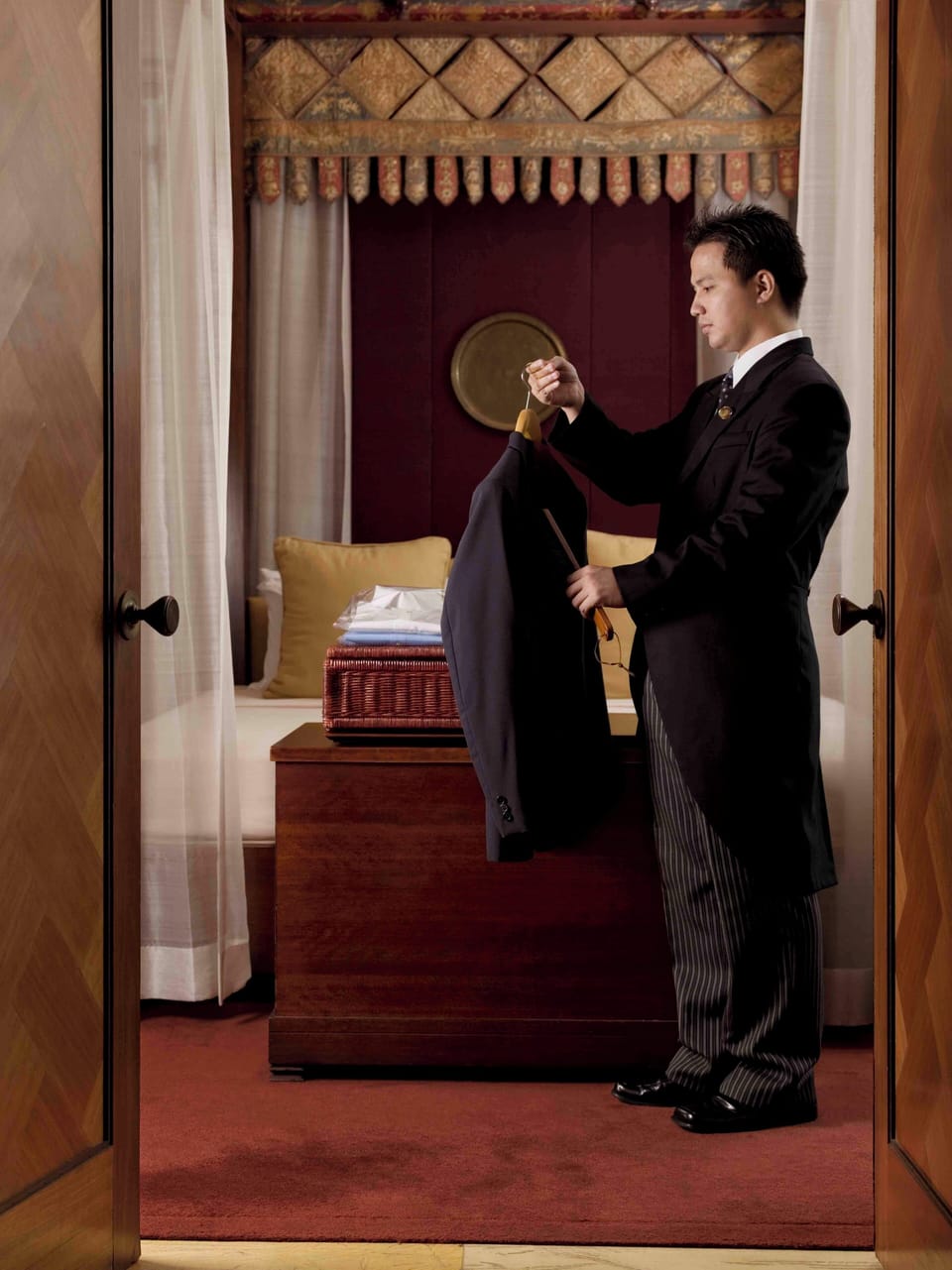 Hypo-allergenic bedding, minibar, in-room safe, desk