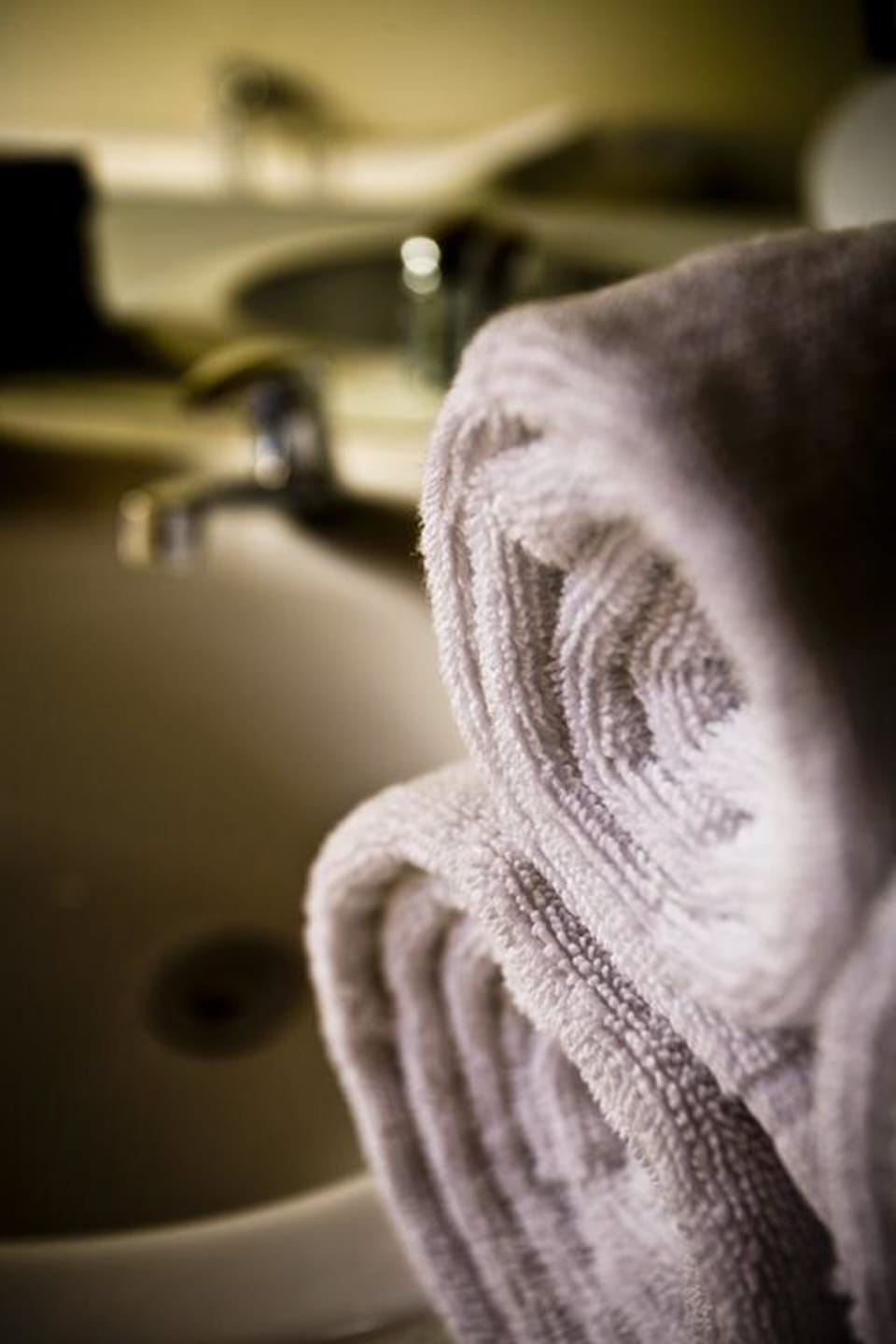 Deep soaking tub, free toiletries, hair dryer, slippers
