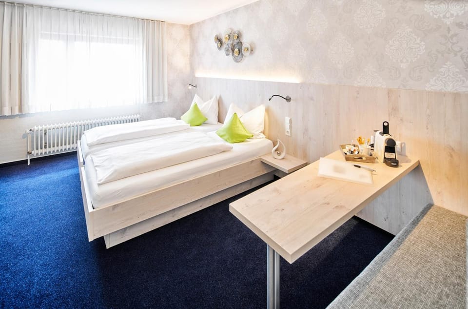 Minibar, desk, soundproofing, iron/ironing board