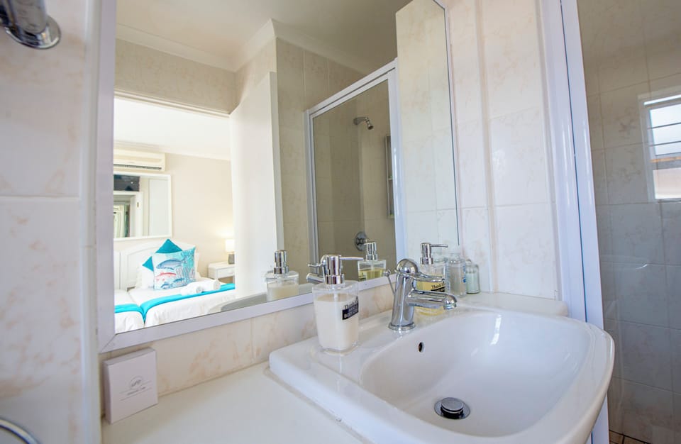 Shower, free toiletries, hair dryer, bathrobes