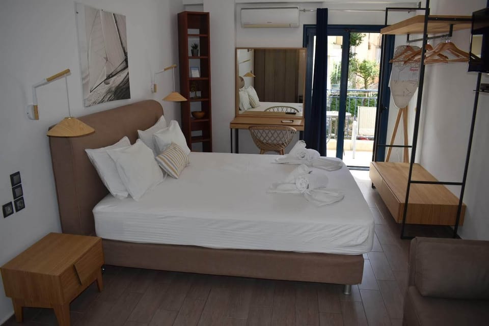Superior Studio | In-room safe, cribs/infant beds, rollaway beds, free WiFi