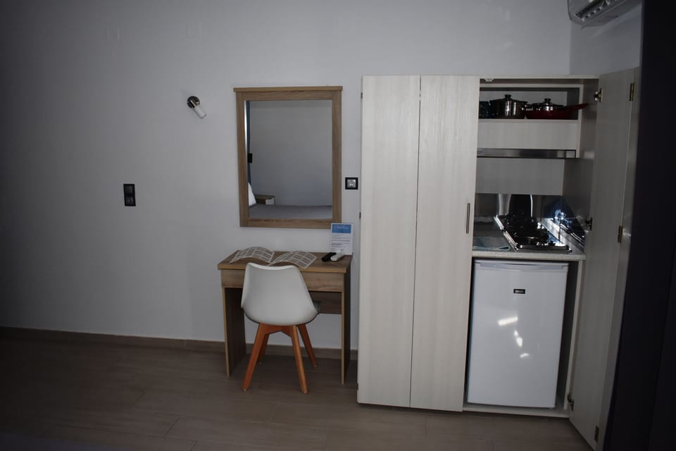 Superior Studio | In-room safe, cribs/infant beds, rollaway beds, free WiFi