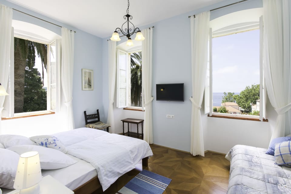 Triple Room, Sea View | Premium bedding, free WiFi, bed sheets