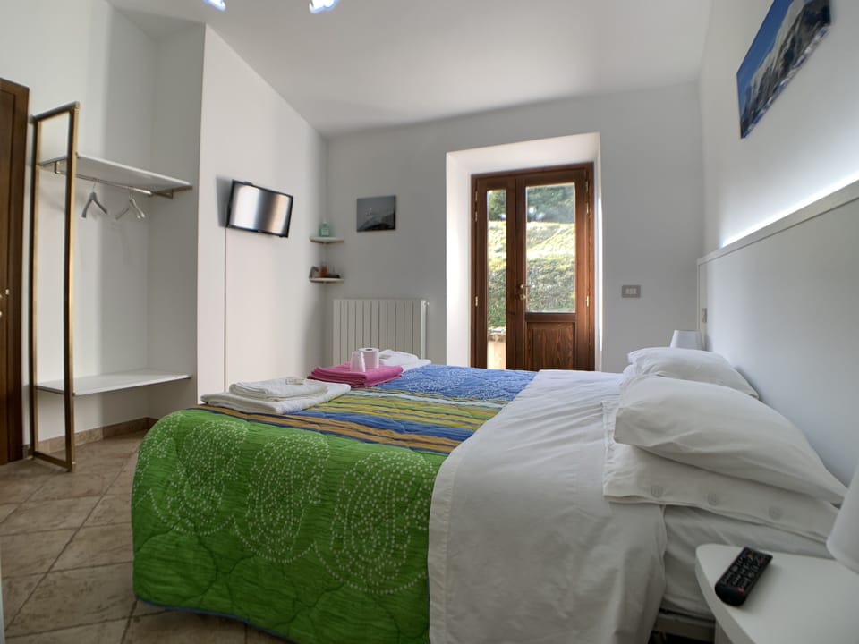 Quadruple Room | Free WiFi, bed sheets