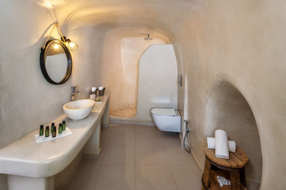 Shower, free toiletries, hair dryer, bathrobes
