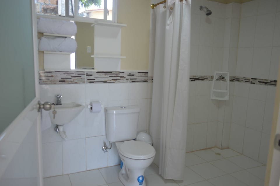 Basic Double Room, 1 Double Bed | Laptop workspace, WiFi (free), bed sheets