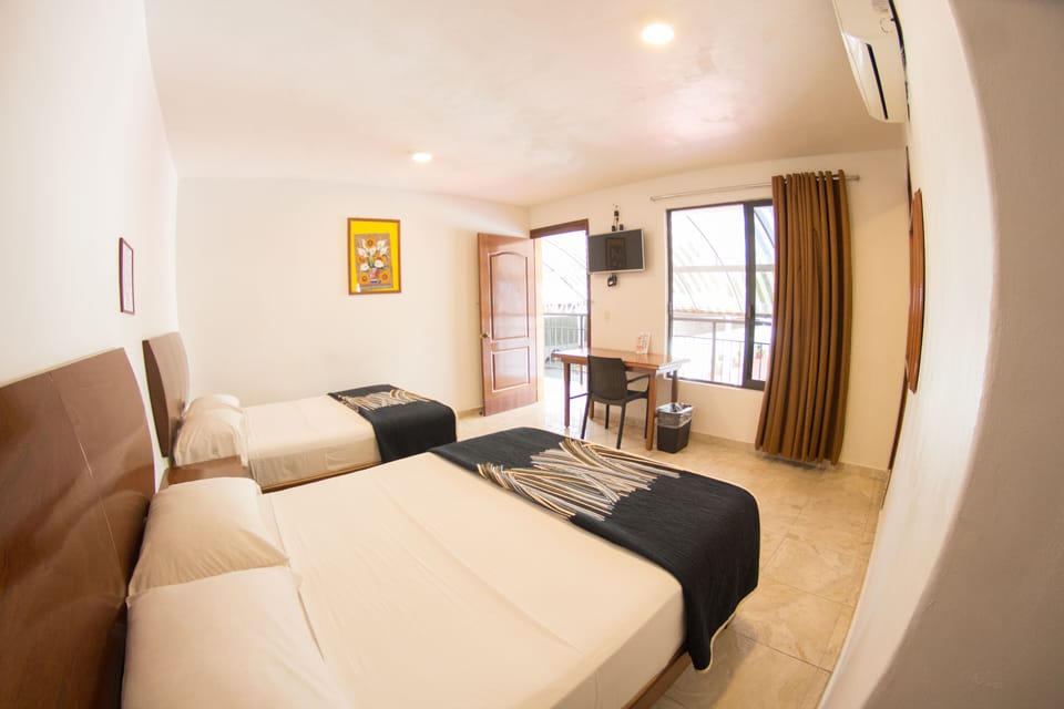 Business Room | Desk, iron/ironing board (on request), WiFi (free), bed sheets