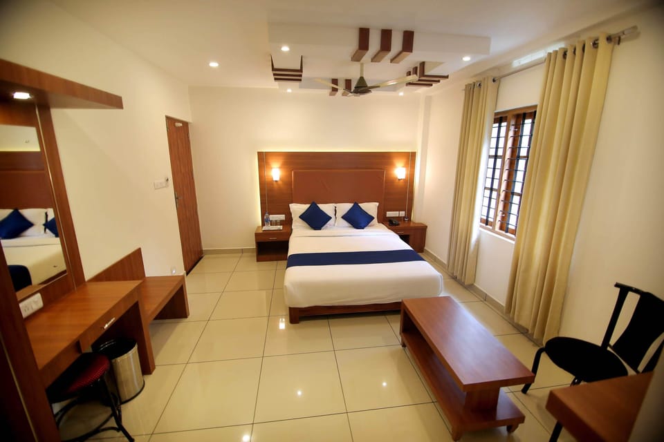 Standard Double Room | Down comforters, pillowtop beds, desk, rollaway beds