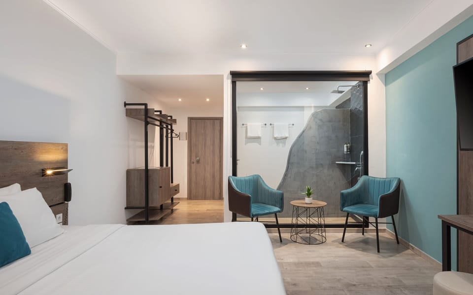 Junior Suite | Egyptian cotton sheets, premium bedding, memory foam beds, in-room safe