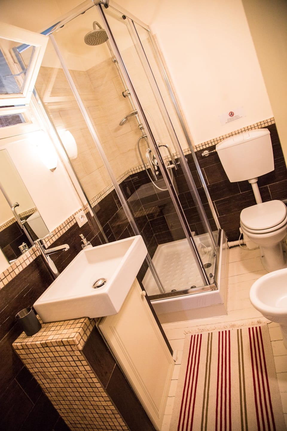 Double or Twin Room | Bathroom | Free toiletries, hair dryer, bathrobes, bidet