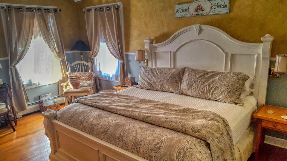 Superior Double Room, Ensuite (Room 6 The Lilac Room) | Premium bedding, individually decorated, individually furnished