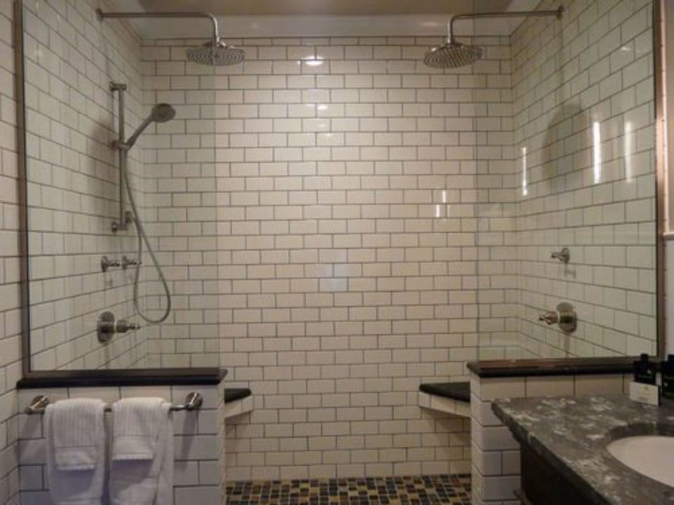 Bathroom | Free toiletries, hair dryer, bathrobes, towels