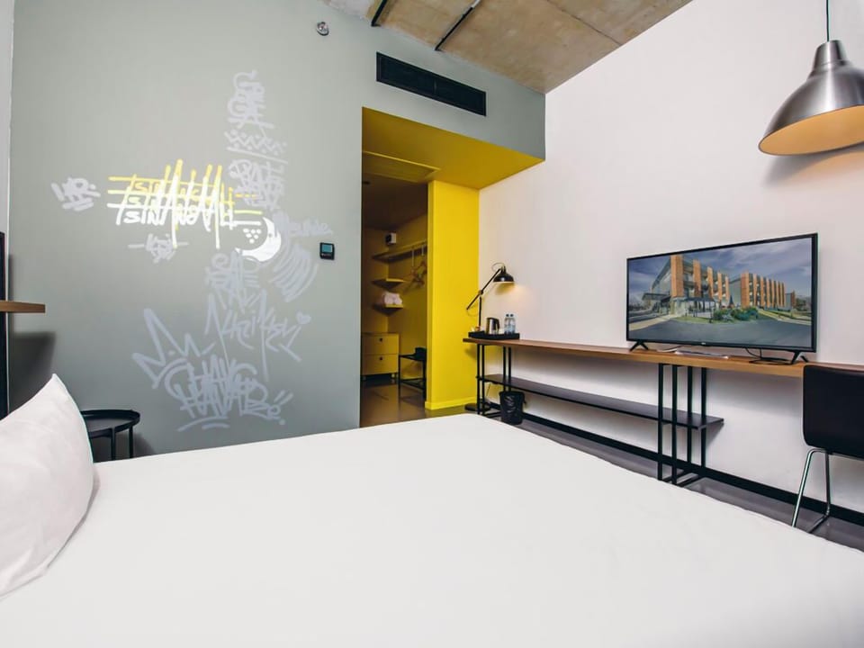 Superior Double Room | 1 bedroom, individually decorated, desk, laptop workspace
