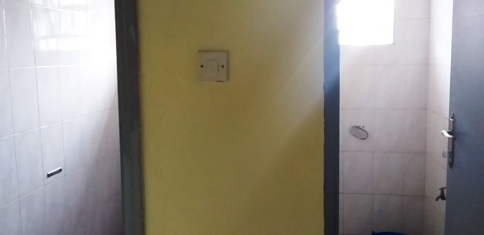 Double Room, Shared Bathroom | Desk, soundproofing, bed sheets