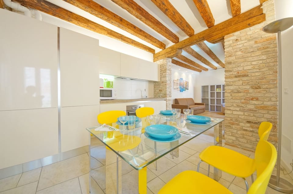 Apartment, 1 Bedroom | Private kitchen | Full-size fridge, microwave, oven, stovetop