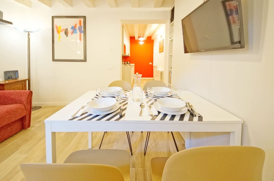 Apartment, 1 Bedroom | In-room dining