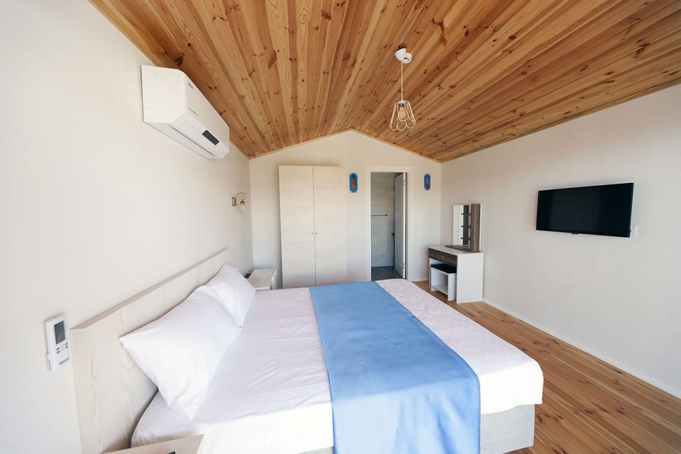 Deluxe Double Room | 2 bedrooms, minibar, in-room safe, soundproofing