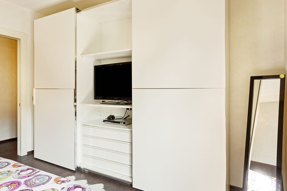 Apartment, 2 Bedrooms | Television