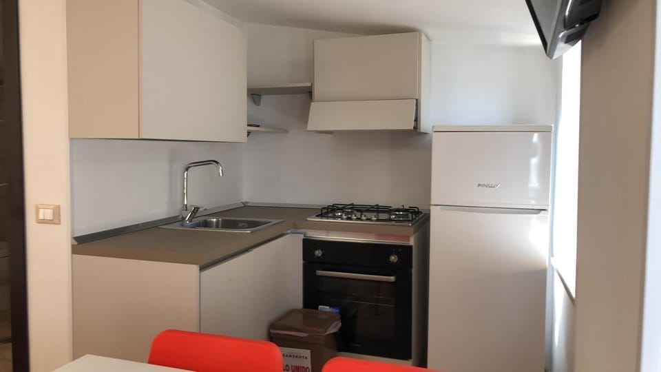 Family Studio, Sea View | Private kitchenette