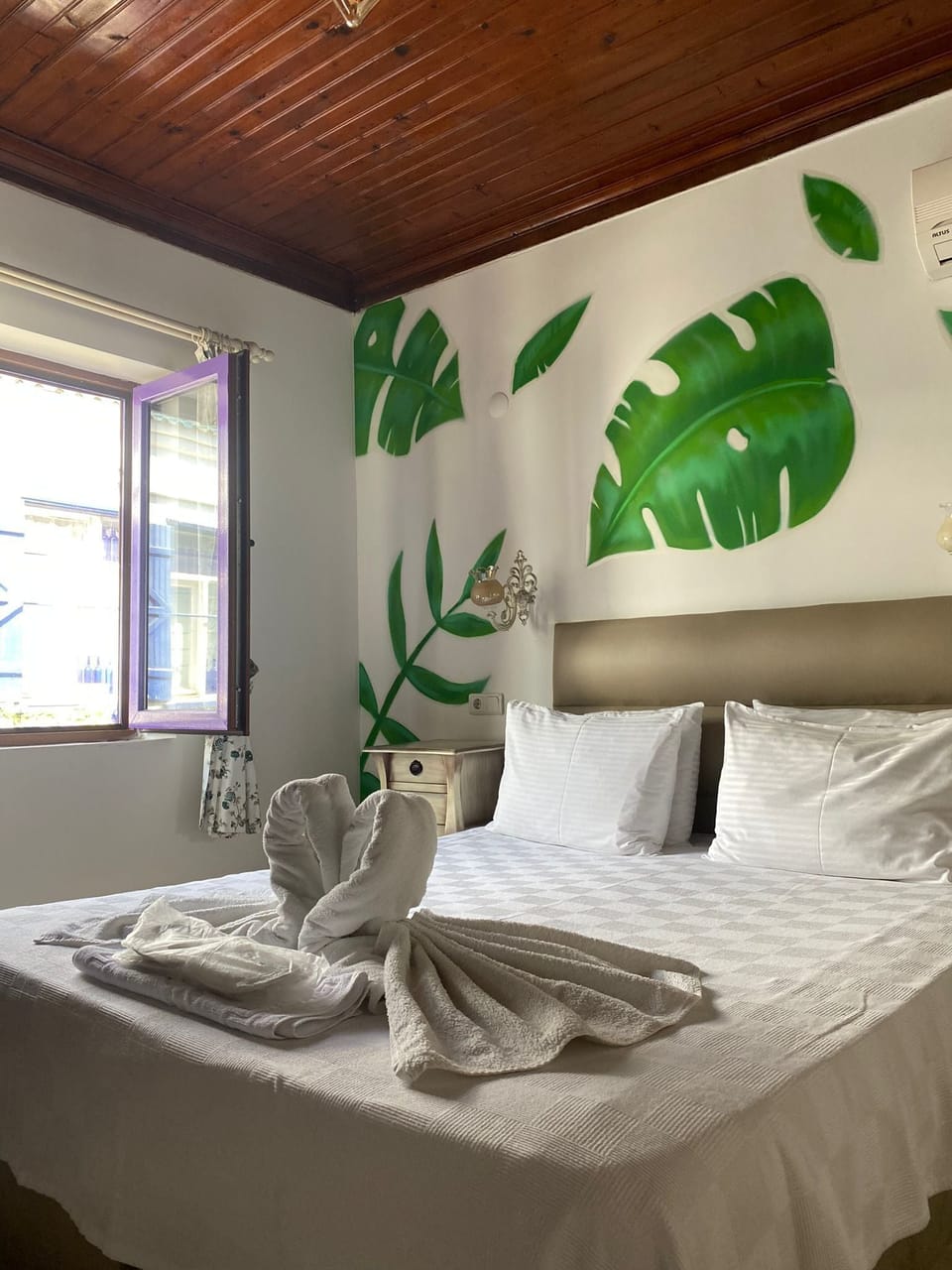 Double or Twin Room | Minibar, free WiFi