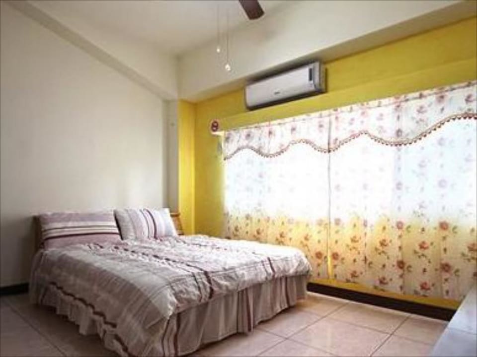 Double Room, Shared Bathroom | Rollaway beds, free WiFi, bed sheets