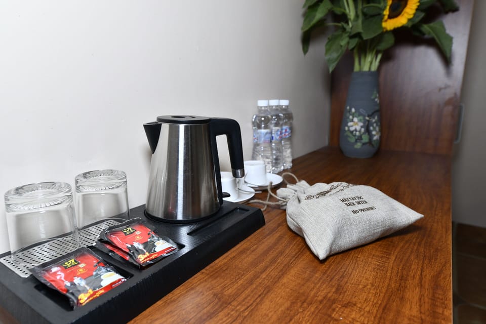 Deluxe Triple Room | Blackout drapes, soundproofing, free WiFi, bed sheets