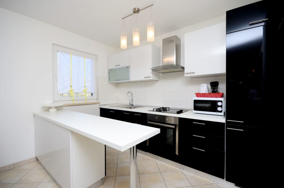 Private kitchen | Espresso maker, fridge, microwave, oven