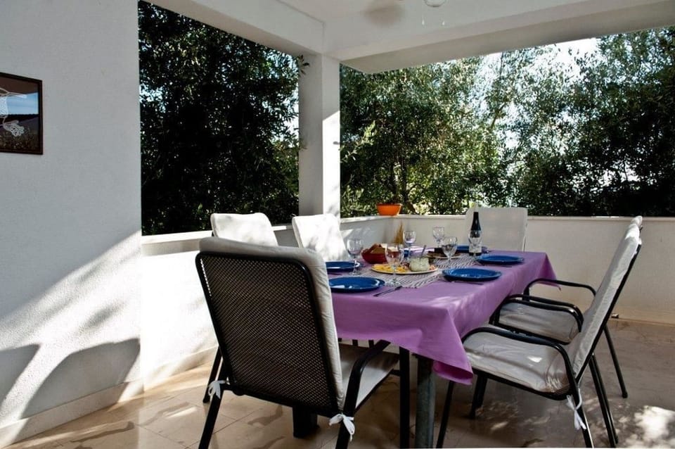 Villa | Balcony