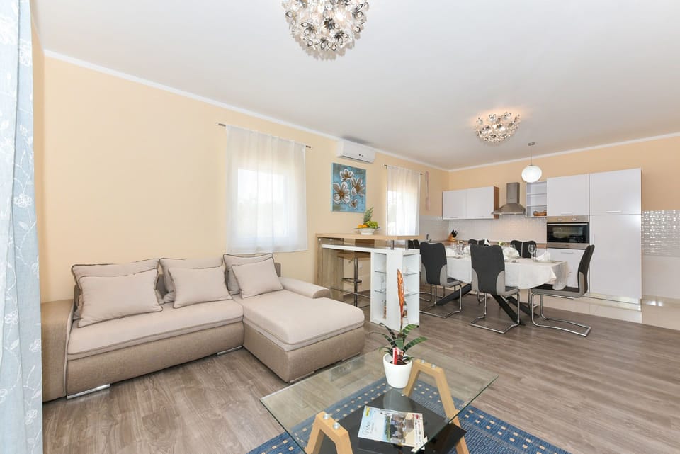 Living room | Flat-screen TV