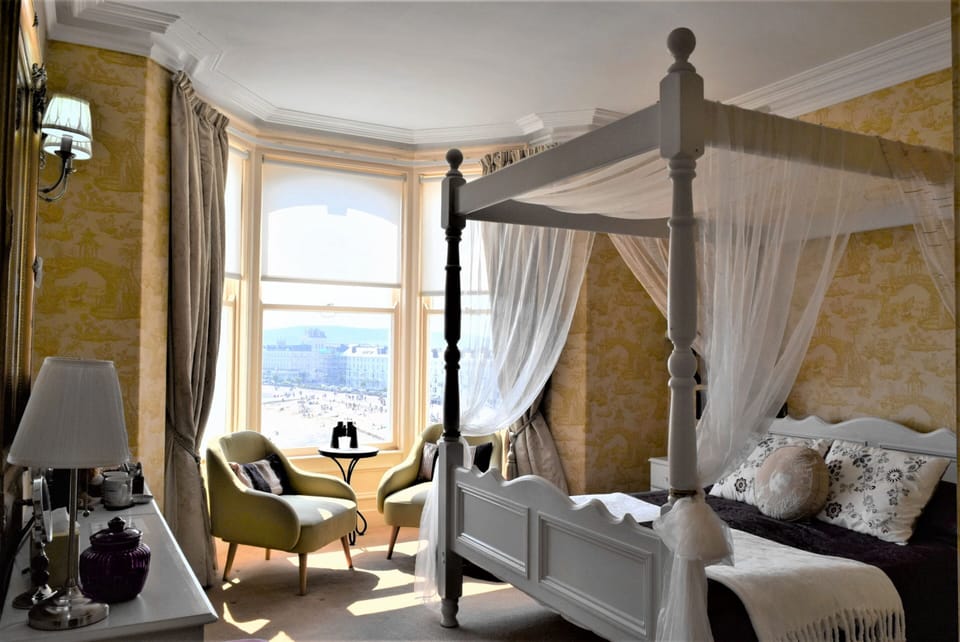 Deluxe Double Room, Ensuite, Sea View | Individually decorated, individually furnished, blackout drapes