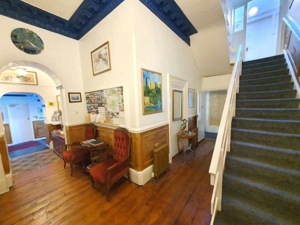 The Purple Tree Guest House Bed and Breakfast in Torquay