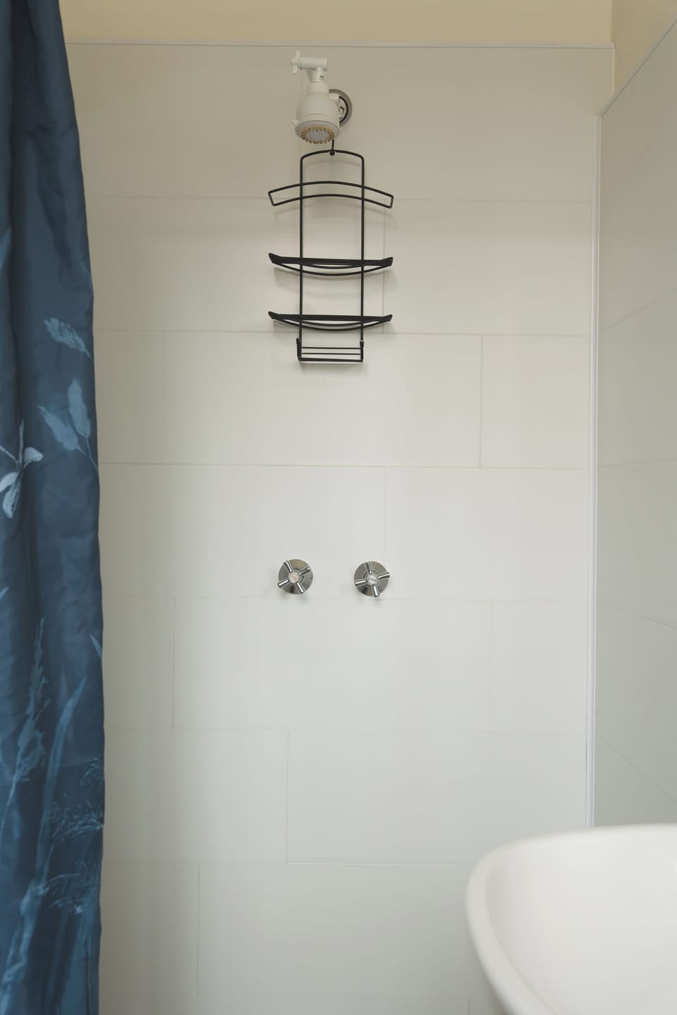 Double Room, Private Bathroom | Bathroom | Shower, hair dryer, soap, toilet paper