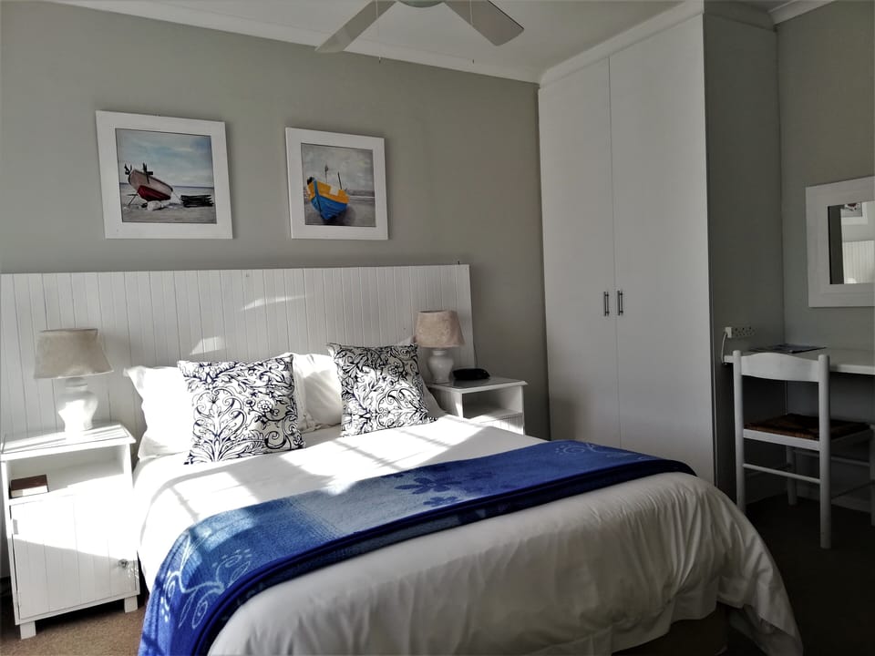 Double Room (en-suite with shower) | Free WiFi