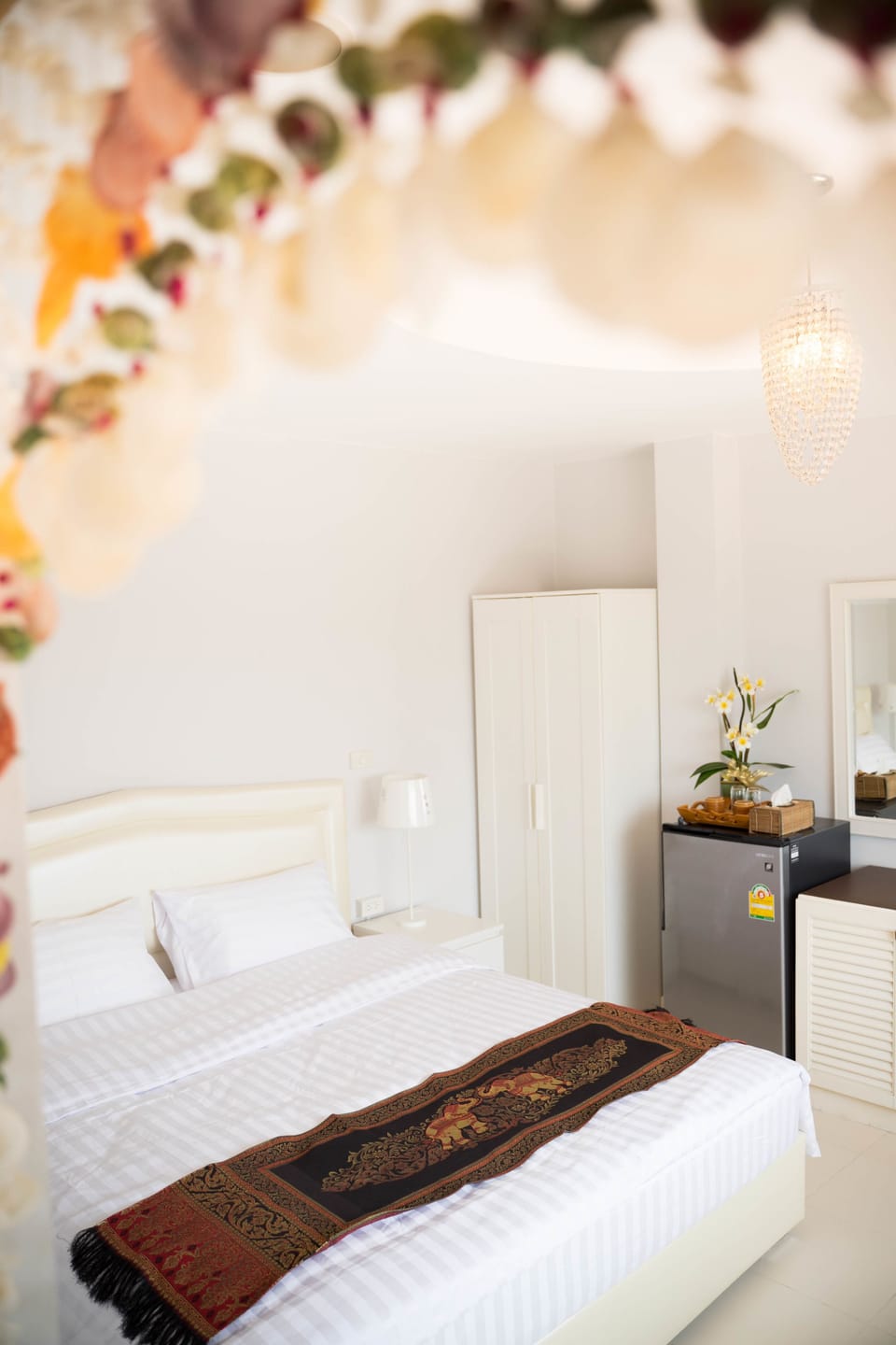 Executive Room | Living area | 32-inch LCD TV with digital channels, TV