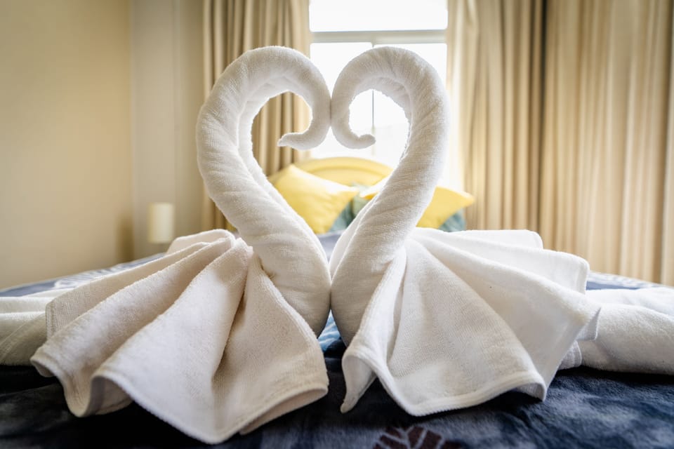 Deluxe Room, 1 Queen Bed | Minibar, desk, blackout drapes, free WiFi