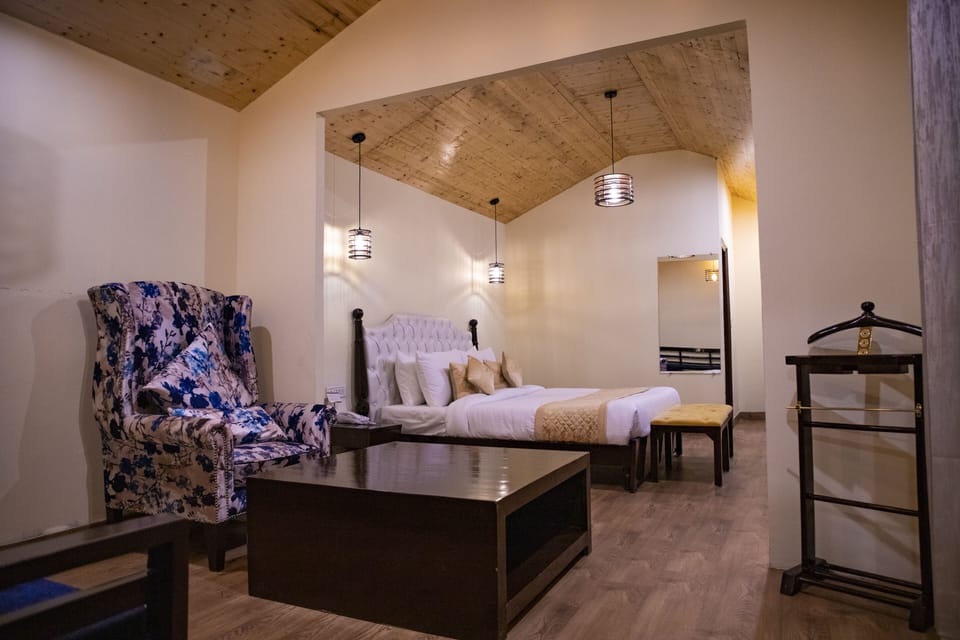 Super Deluxe Cottage | In-room safe, desk, soundproofing, iron/ironing board