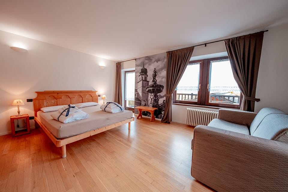 Quadruple Room | Desk, free WiFi, bed sheets