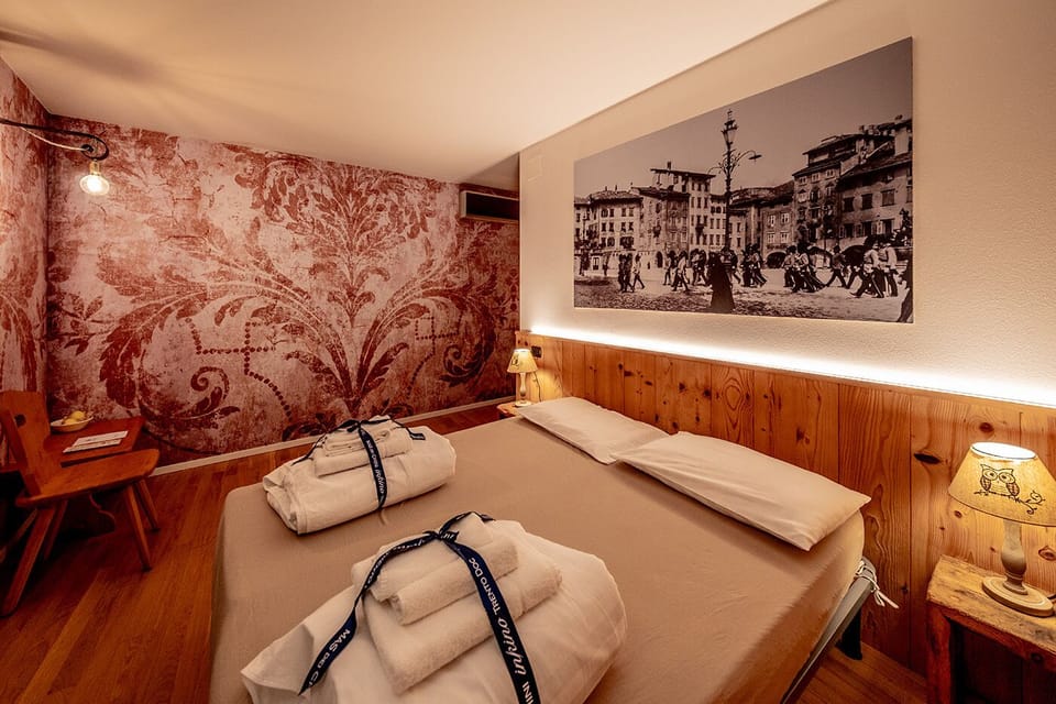 Double Room | Desk, WiFi (free), bed sheets