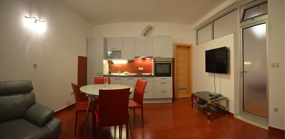 Apartment, 2 Bedrooms, Terrace, Park View | Living area | TV