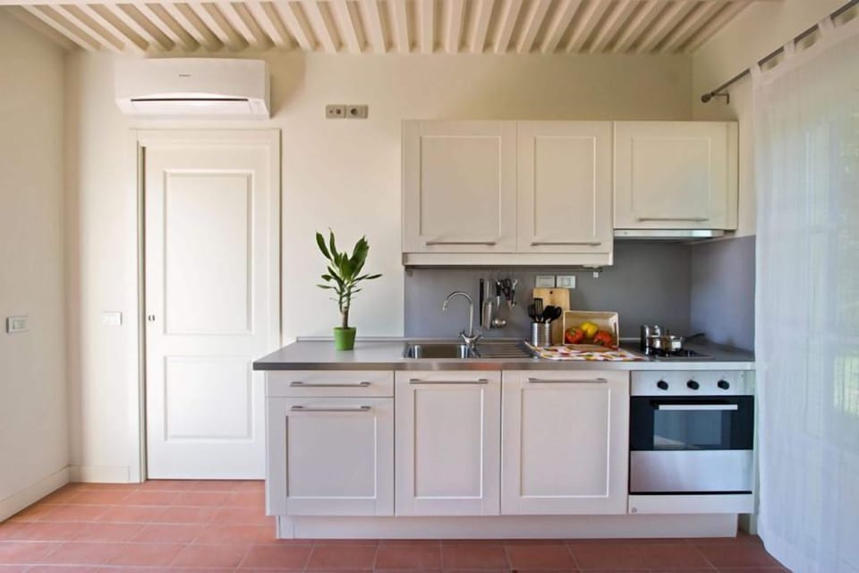 Apartment for 4 people | Private kitchen | Fridge, stovetop, espresso maker, coffee/tea maker