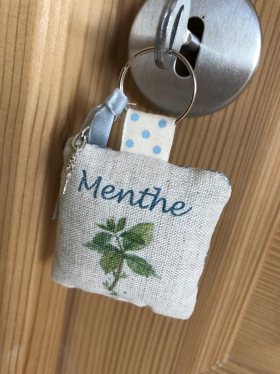 Classic Double Room (Menthe) | Premium bedding, individually decorated, individually furnished
