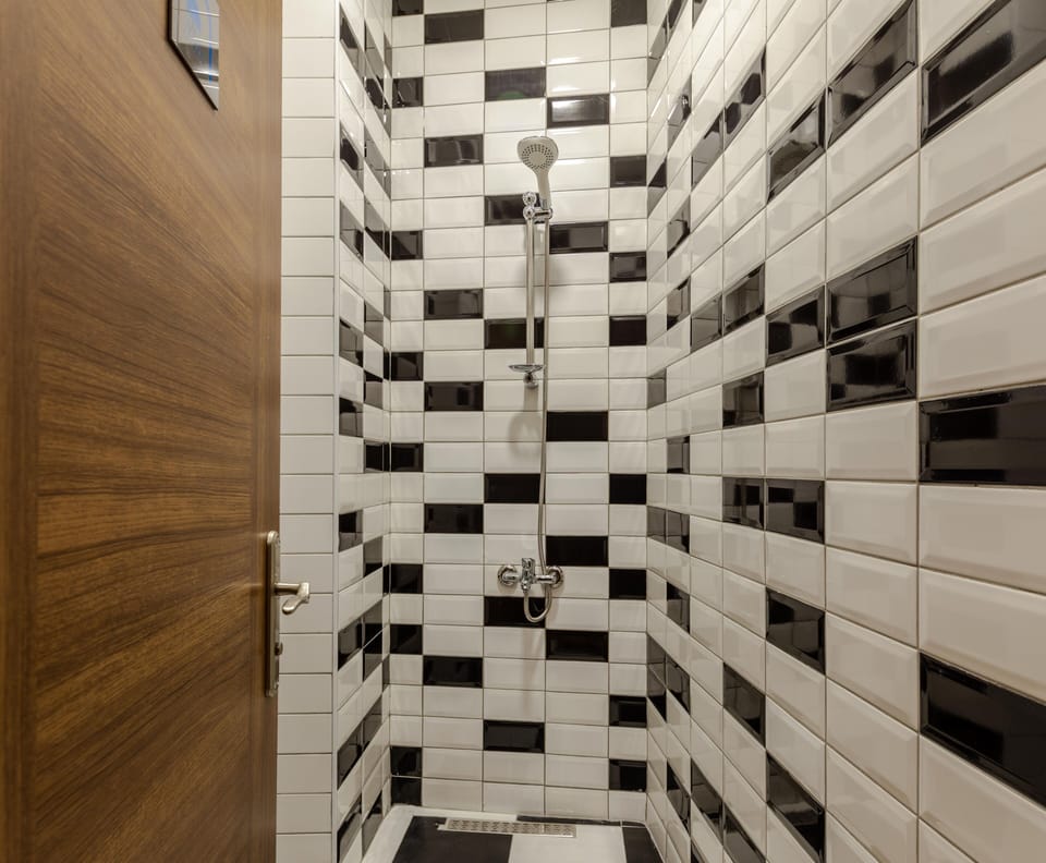 Superior Female Dormitory Room - Bed in 12-Bed | Bathroom | Shower, rainfall showerhead, electronic bidet, towels