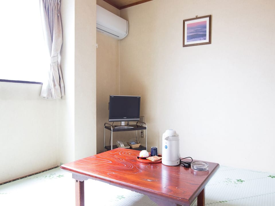 Japanese-style Twin Room, Smoking | Free WiFi, bed sheets