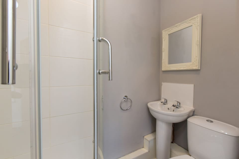 Townhouse @ 27 Electricity St Crewe Bed and Breakfast in Crewe