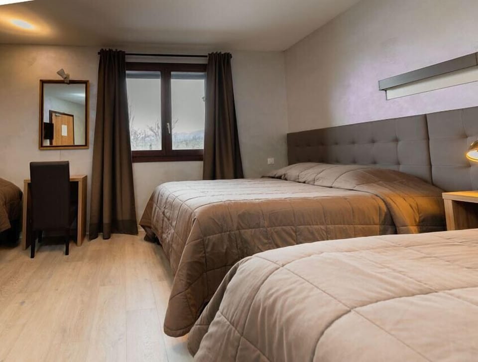 Family Room | Cribs/infant beds, rollaway beds, free WiFi, bed sheets