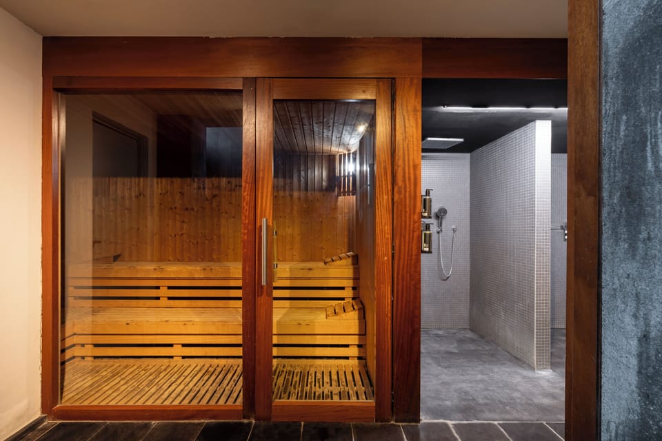 Couples treatment rooms, Turkish bath, hot stone massages