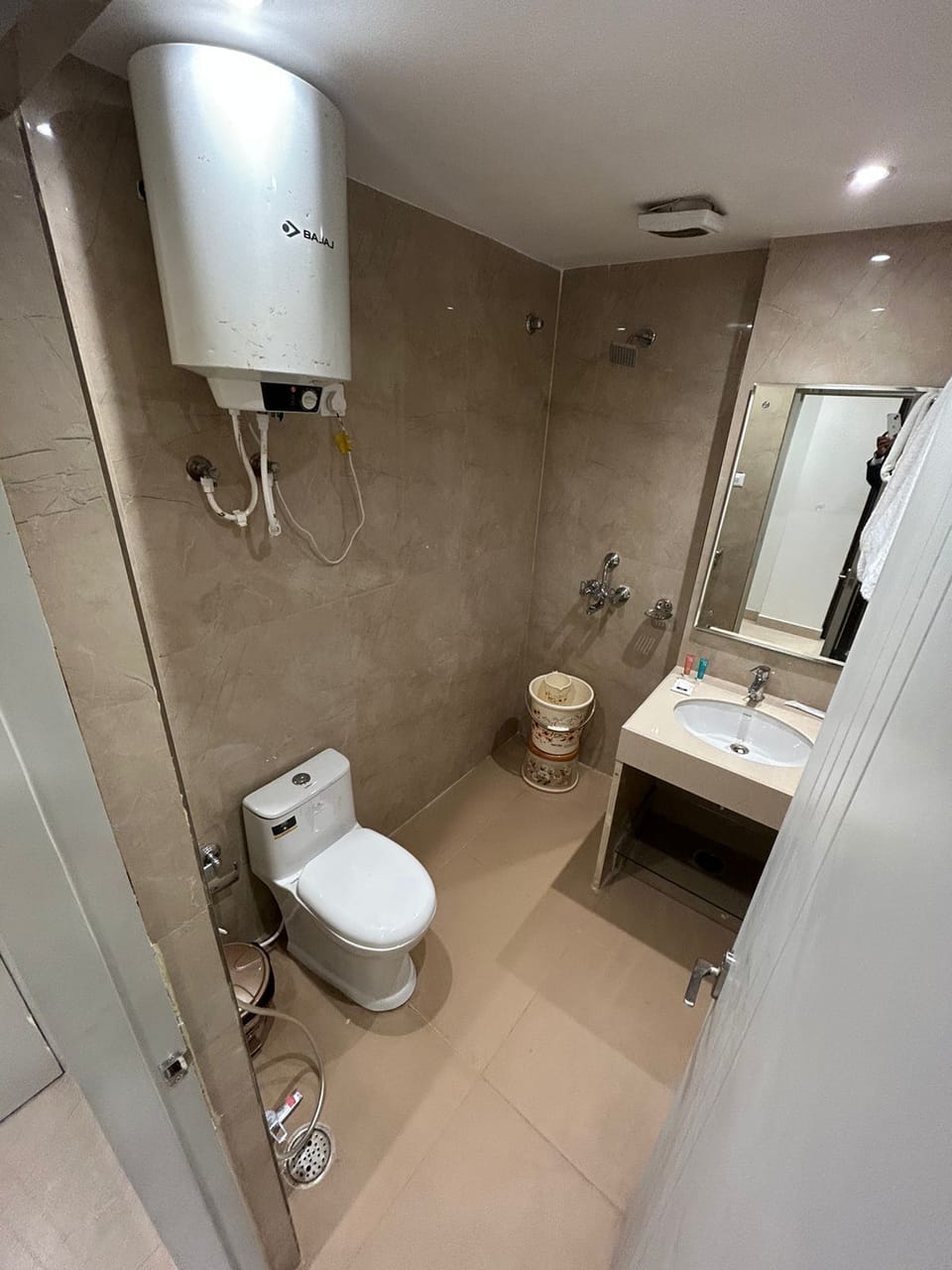 Deluxe Room | Bathroom | Shower