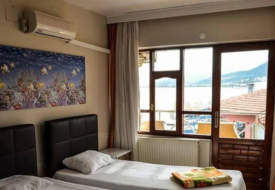 Suite | Free WiFi, bed sheets